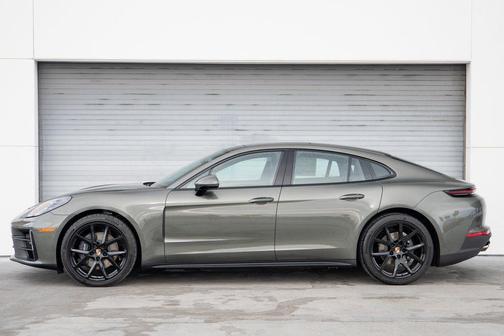 2026 Porsche Panamera Panamera 4