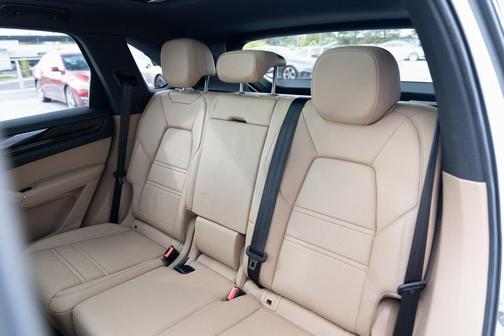 2020 Porsche Cayenne Cayenne