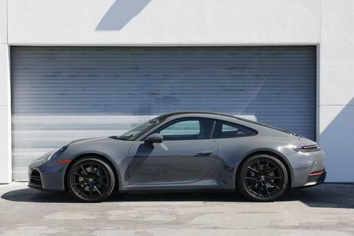 2025 Porsche 911 Carrera