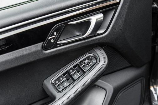 Black 2020 Porsche Macan Macan