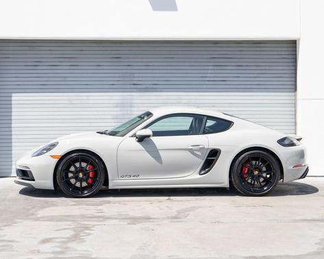 Chalk 2024 Porsche 718 Cayman GTS 4.0