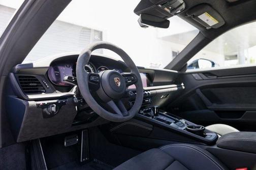 2024 Porsche 911 Carrera 4 GTS