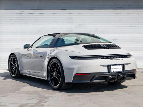2026 Porsche 911 Targa 4 GTS