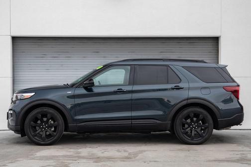 2024 Ford Explorer ST-Line