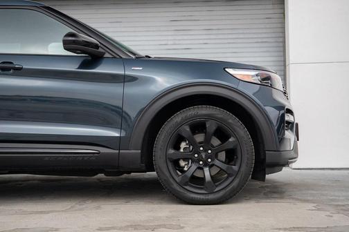 2024 Ford Explorer ST-Line