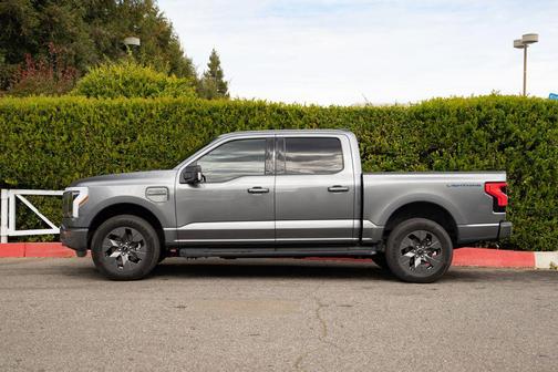 2023 Ford F-150 Lightning XLT