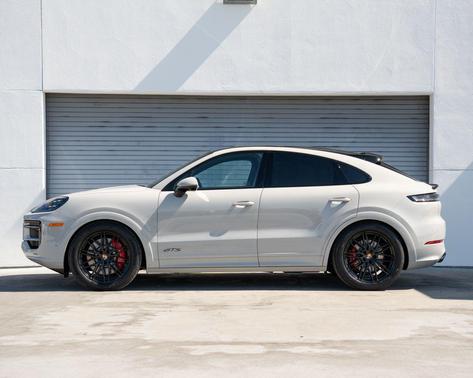 Chalk 2026 Porsche Cayenne GTS