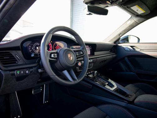 2026 Porsche 911 Carrera GTS