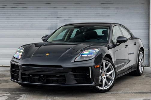 2024 Porsche Panamera 4