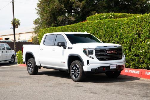 Summit White 2024 GMC Sierra 1500 AT4