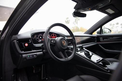 2024 Porsche Panamera 4