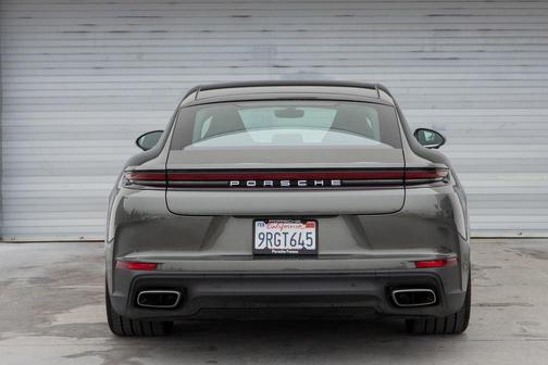 2024 Porsche Panamera 4