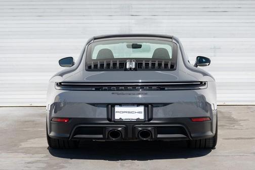 2025 Porsche 911 Carrera GTS