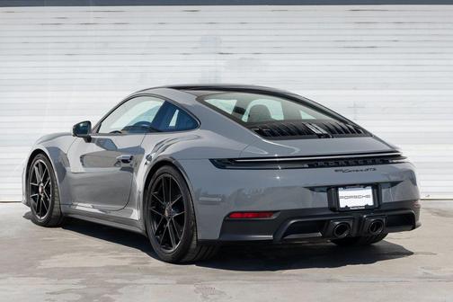 2025 Porsche 911 Carrera GTS