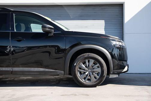 2022 Nissan Pathfinder SV 2WD