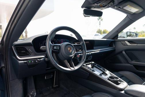 2025 Porsche 911 Carrera