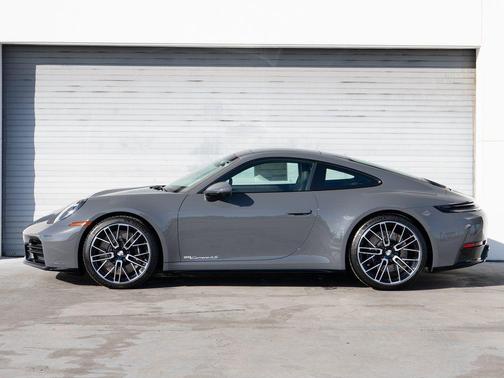2026 Porsche 911 Carrera 4S