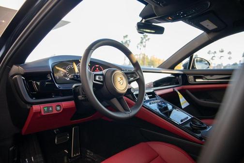 2026 Porsche Panamera 4