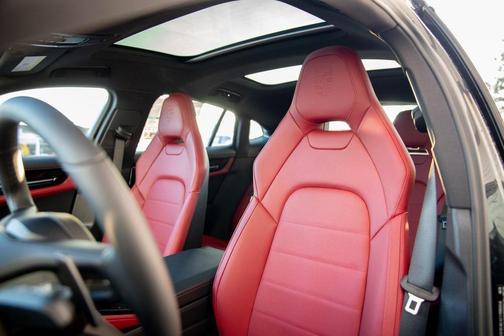 2026 Porsche Panamera 4