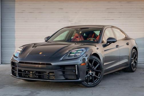 2026 Porsche Panamera 4