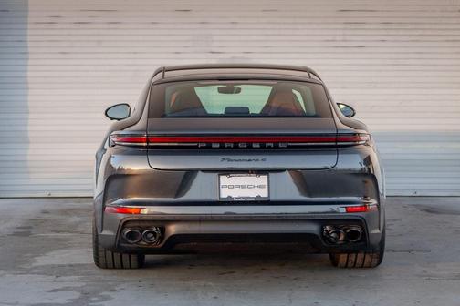 2026 Porsche Panamera 4