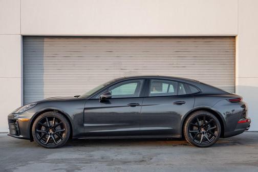2026 Porsche Panamera 4