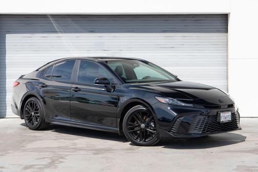 Midnight Black Metallic 2025 Toyota Camry SE