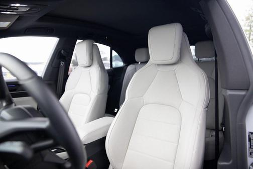 2025 Porsche Macan RWD