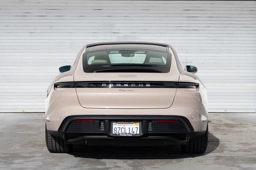 2022 Porsche Taycan 