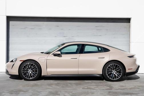 2022 Porsche Taycan 