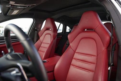2023 Porsche Panamera 4 Platinum Edition