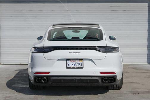 2023 Porsche Panamera 4 Platinum Edition