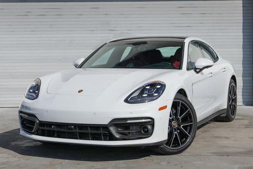 2023 Porsche Panamera 4 Platinum Edition