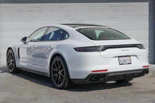 2023 Porsche Panamera 4 Platinum Edition