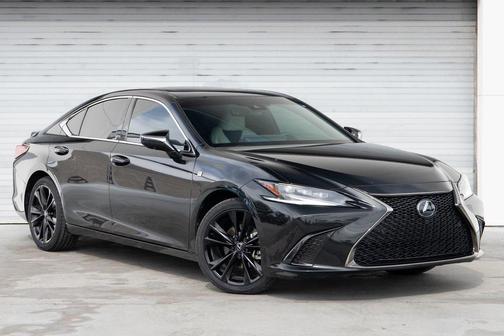 2024 Lexus ES 300h F SPORT Handling
