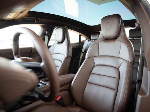 Dolomite Silver Metallic 2026 Porsche Taycan 4