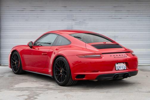 2019 Porsche 911 Carrera 4 GTS