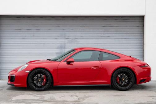 2019 Porsche 911 Carrera 4 GTS
