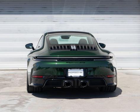 Oak Green Metallic Neo 2026 Porsche 911 Carrera GTS