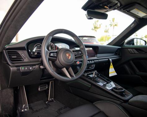 Oak Green Metallic Neo 2026 Porsche 911 Carrera GTS