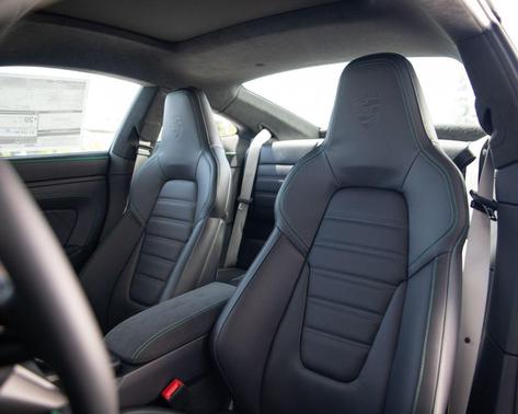 Oak Green Metallic Neo 2026 Porsche 911 Carrera GTS