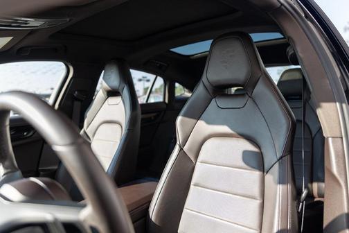 2024 Porsche Panamera 4