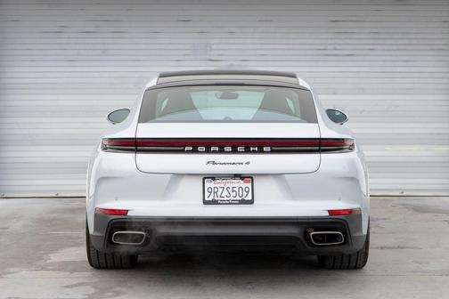 2024 Porsche Panamera 4