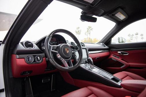 2025 Porsche 718 Cayman GTS 4.0