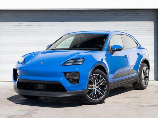 Lugano Blue 2026 Porsche Macan Macan Electric