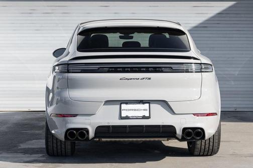 2025 Porsche Cayenne GTS