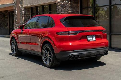 Carmine Red 2023 Porsche Cayenne Cayenne