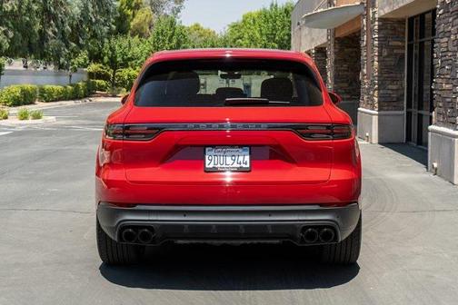 Carmine Red 2023 Porsche Cayenne Cayenne