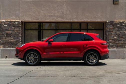 Carmine Red 2023 Porsche Cayenne Cayenne