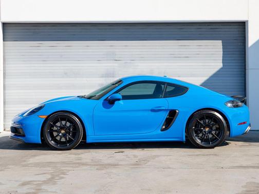 2025 Porsche 718 Cayman GTS 4.0